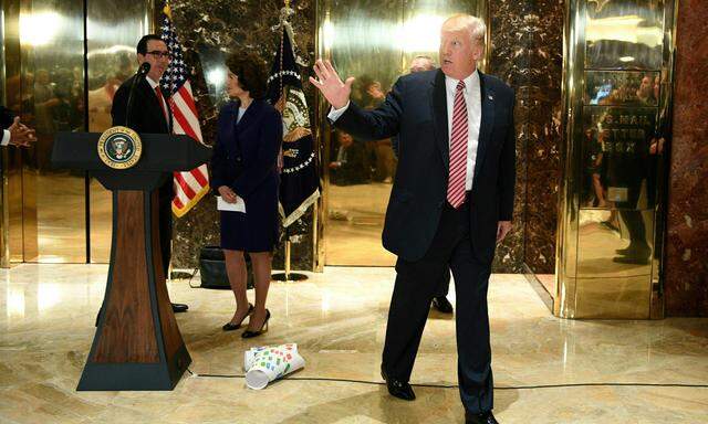 US-Präsident Donald Trump bei seiner umstrittenen Pressekonferenz im Trump Tower.