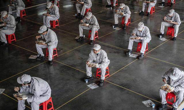 Mittagspause in einer chinesischen Fabrik
