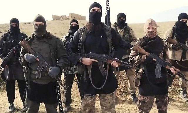 Kämpfer des IS in ihrer Hochburg Raqqa