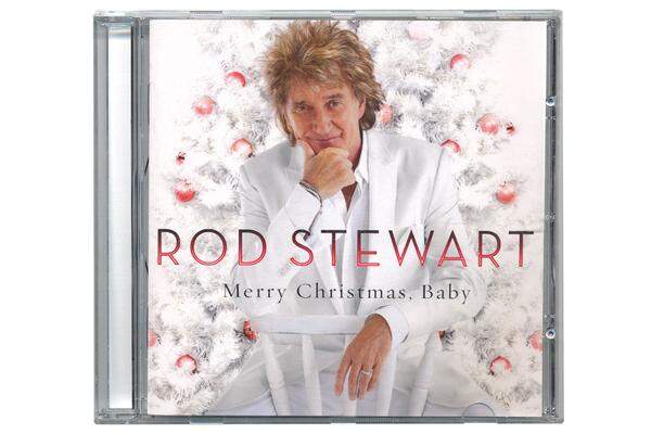 5 Der ewig junge Rod „The Mod“ Stewart hat sich zum ersten Mal auf weihnacht-liches Terrain begeben. Trotz Feiertag singt er ganz offensichtlich den Damen wieder direkt ins Dekolleté.