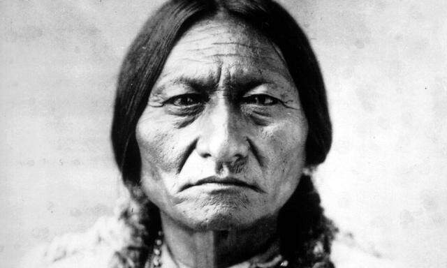 Porträt von Sitting Bull (ca. 1885).