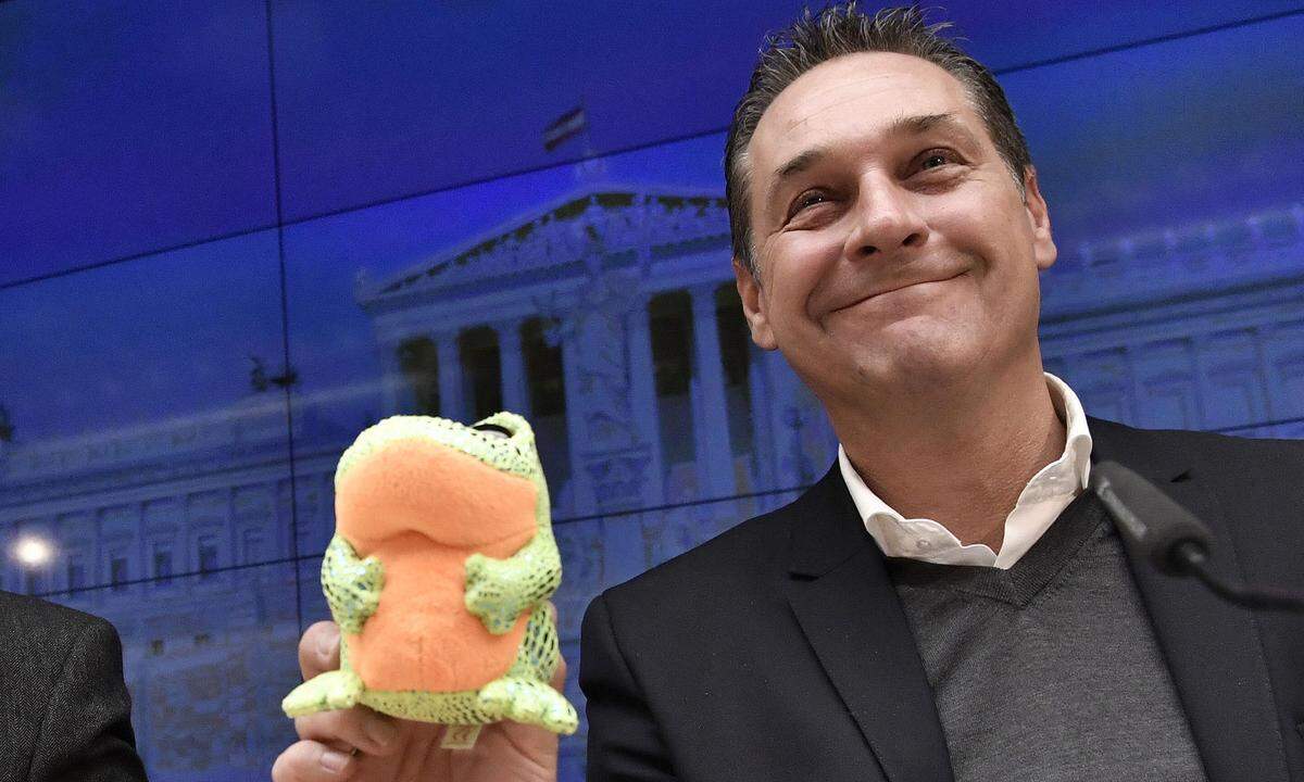 "Natürlich wird das keine Liebesheirat zwischen mir und dem Peter Pilz. Manchmal muss man auch einen grünen hässlichen Frosch küssen." FPÖ-Chef Heinz-Christian Strache ging wenig romantisch in die U-Ausschuss-Verhandlungen.