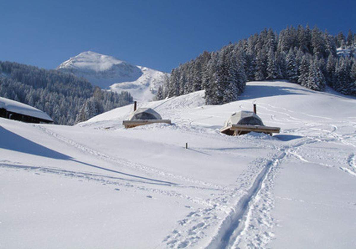 In den Schweizer Alpen entstehen immer mehr Iglu-Dörfer - Neu auch in Davos im Skigebiet Parsenn. Info: Iglu-Dorf, Rotzbergstrasse 15, 6362 Stansstad, Tel. +41 (0)800 11 33 55, info@iglu-dorf.com, www.iglu-dorf.com