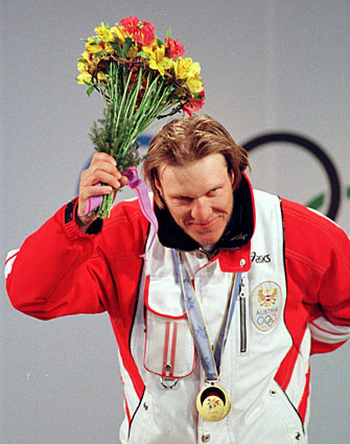 Nur drei Tage später holt Maier sensationell die Goldmedaille im Super-G. Die Skiwelt ist tief beeindruckt.