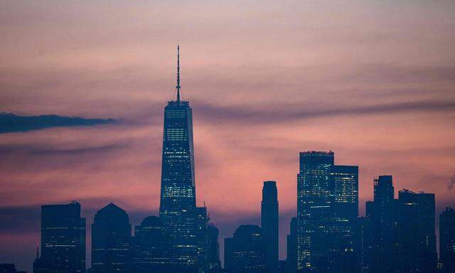 Hofft auf Morgenröte nach dem Corona-Schock:: Manhattan vor Sonnenaufgang.