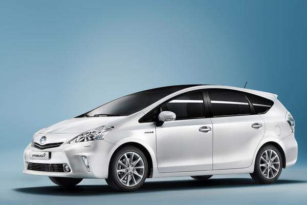 Der nächste Hybrid von Toyota: Der Prius+. Der Verbrauch liegt bei 4,1 Liter/100 km. Bei immerhin 136 PS Leistung. Die Punktezahl beträgt 7,38.