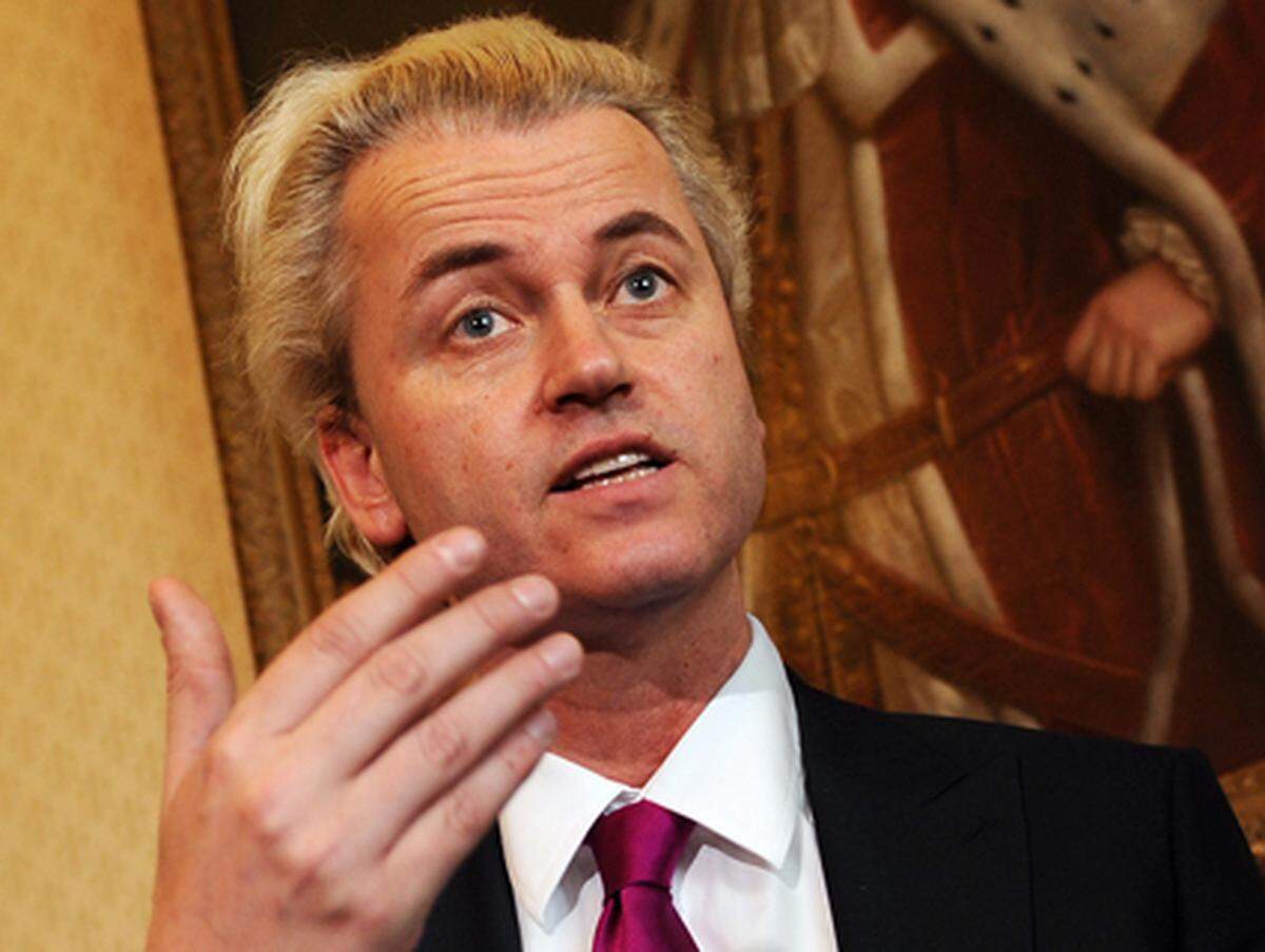 Anfang März wurde die Partei von Islam-Gegner Geert Wilders bei den Kommunalwahlen stärkste Kraft in Almere und Nummer zwei in Den Haag. "Wir werden die Niederlande zurückerobern", kündigte Wilders mit Blick auf die Parlamentswahl im Juni an.