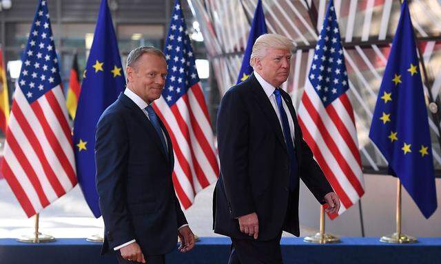 Die beiden Donalds (Tusk und Trump) am roten Teppich.