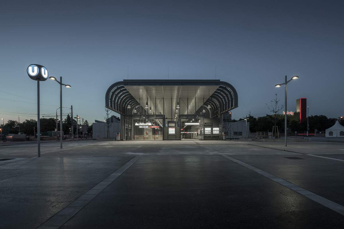 Station Altes Landgut, Zugang zur U1 am Verteilerkreis