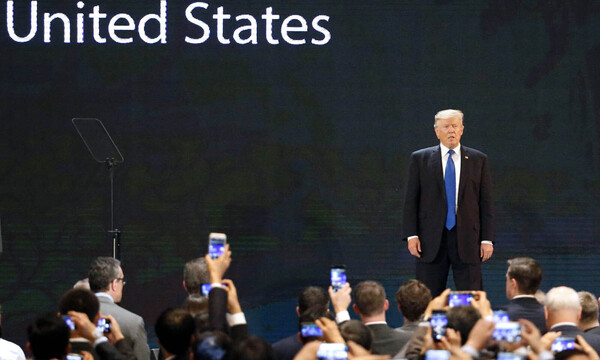 Beim Apec-Gipfel zog Donald Trump die Aufmerksamkeit auf sich. Den größten Applaus erhielt allerdings Chinas Staatschef Xi Jinping für sein Plädoyer für die Globalisierung. 