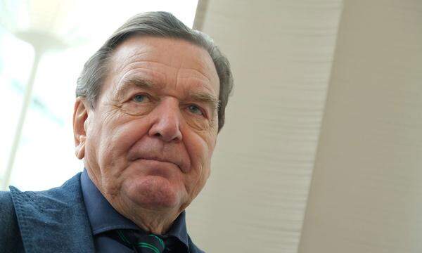 Schröder warf Baerbock (Grüne) Provokation Russlands vor.