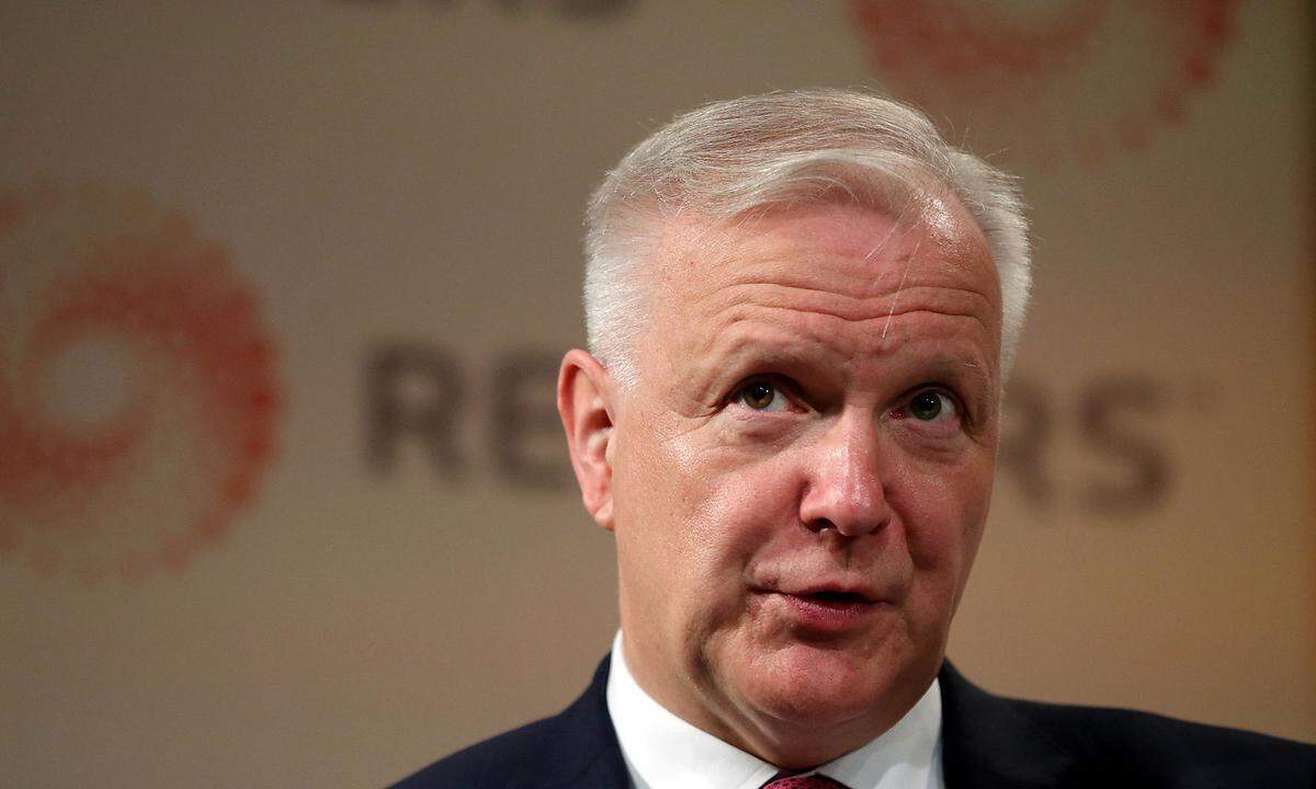 Der 57-jährige Oli Rehn gilt als überzeugter Europäer und blickt auf langjährige Erfahrungen in Brüssel zurück. In der Euro-Schuldenkrise kämpfte Rehn als EU-Wirtschafts- und Währungskommissar für den Erhalt der Gemeinschaftswährung und die Einheit der Eurostaaten. Bei der Sanierung der Schuldenstaaten verlangte er schmerzhafte Reformen etwa in Griechenland. Im Mai 2015 kehrte er als Wirtschaftsminister zurück nach Finnland. Seit Sommer 2018 steht Rehn an der Spitze der Notenbank seines Heimatlandes. In dieser Funktion sitzt er auch im EZB-Rat. Ökonomen gilt der Finne als Verfechter einer eher strafferen Geldpolitik. Rehn hat in den USA und in Helsinki Politik, Wirtschaft, Journalismus und internationale Beziehungen studiert.  