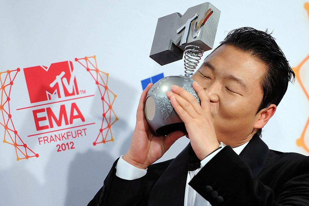 Der adrett gekleidete Südkoreaner durfte sich auch über einen Preis freuen - wenig überraschend für das "beste Video" für "Gangnam Style".Mit dem Chinesen Han Geng ("Best Worldwide Act") ging ein zweiter MTV-Preis an einen Asiaten.