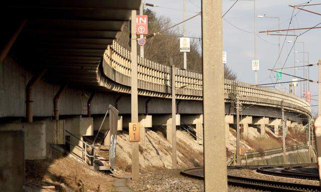 Die Hangbrücke zwischen Wien und Klosterneuburg wird erneuert.