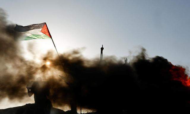 Proteste von Palästinensern gegen die israelische Militäroffensive. 