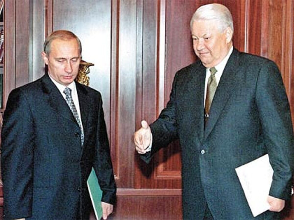 Zumindest hat er seinen Nachfolger Wladimir Putin, den er nach seinem überraschenden Rücktritt am 31. Dezember 1999 an die Macht gebracht hatte, einige Jahre bei der Fortsetzung seines Lebenswerks beobachten können.