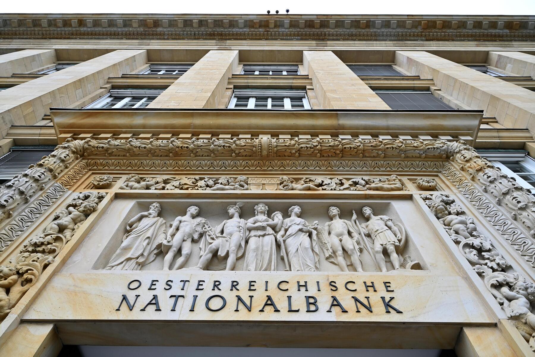 Nationalbank analysiert Budget: Familien mit Kindern und Banken stärker betroffen