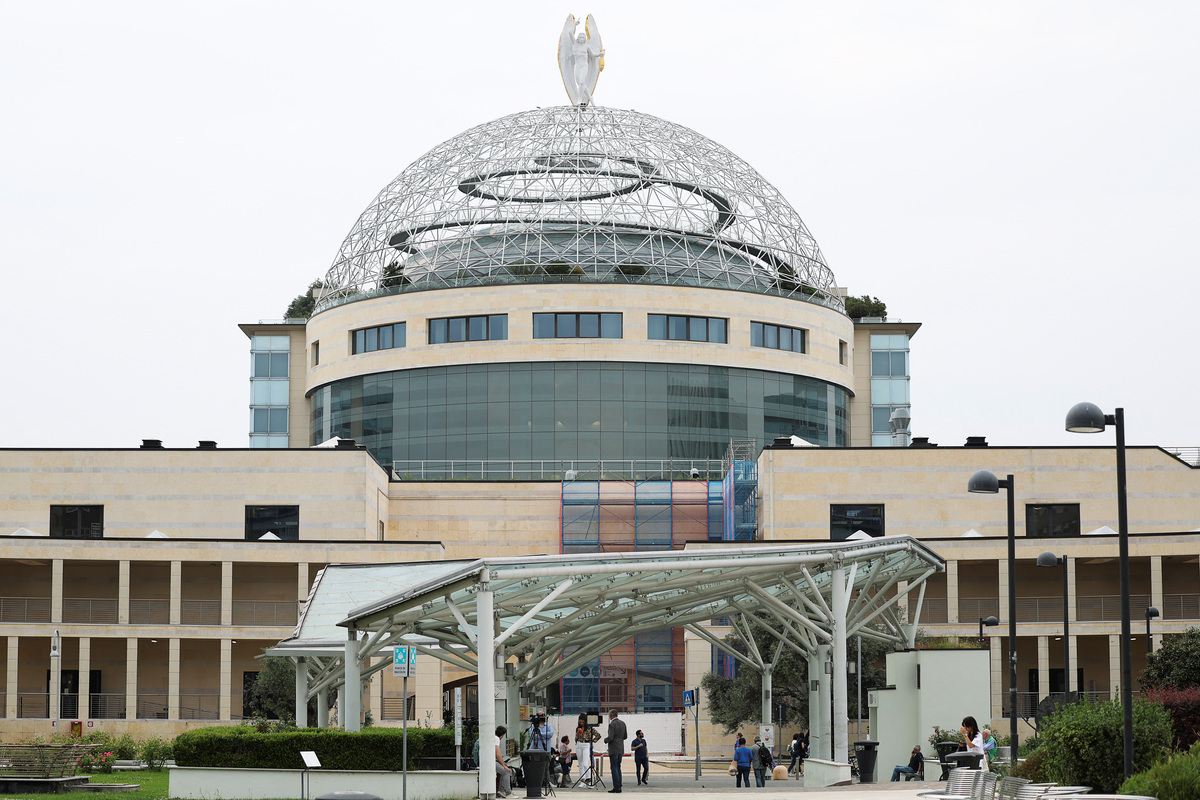 Das San Raffaele-Krankenhaus in Mailand, in dem Berlusconi zuletzt behandelt wurde.