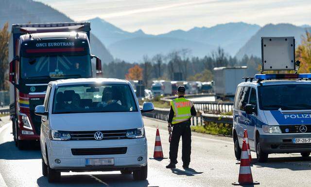 Der (neue) Normalzustand: Die Grenze zwischen Österreich und Deutschland soll für weitere sechs Monate kontrolliert werden.