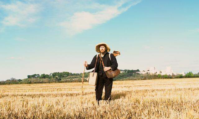 Willem Dafoe als Vincent van Gogh in der Provence. Auch wenn es hier nicht danach aussieht: Julian Schnabel drehte den Film, „um Klischees zu entzaubern“.