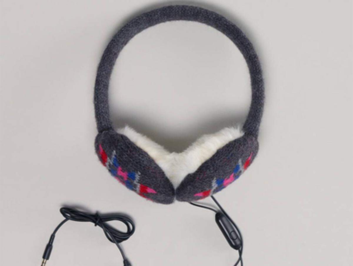 Hält im Winter gut klingend die Ohren warm: Den Ohrschützer mit integrierten Kopfhörern gibt es in fünf verschiedenen Designs, die Kopfhörer können ausgetauscht werden und dienen auch als Headset fürs Handy.  AEO Earbud Earmuffs, rund 15 Euro