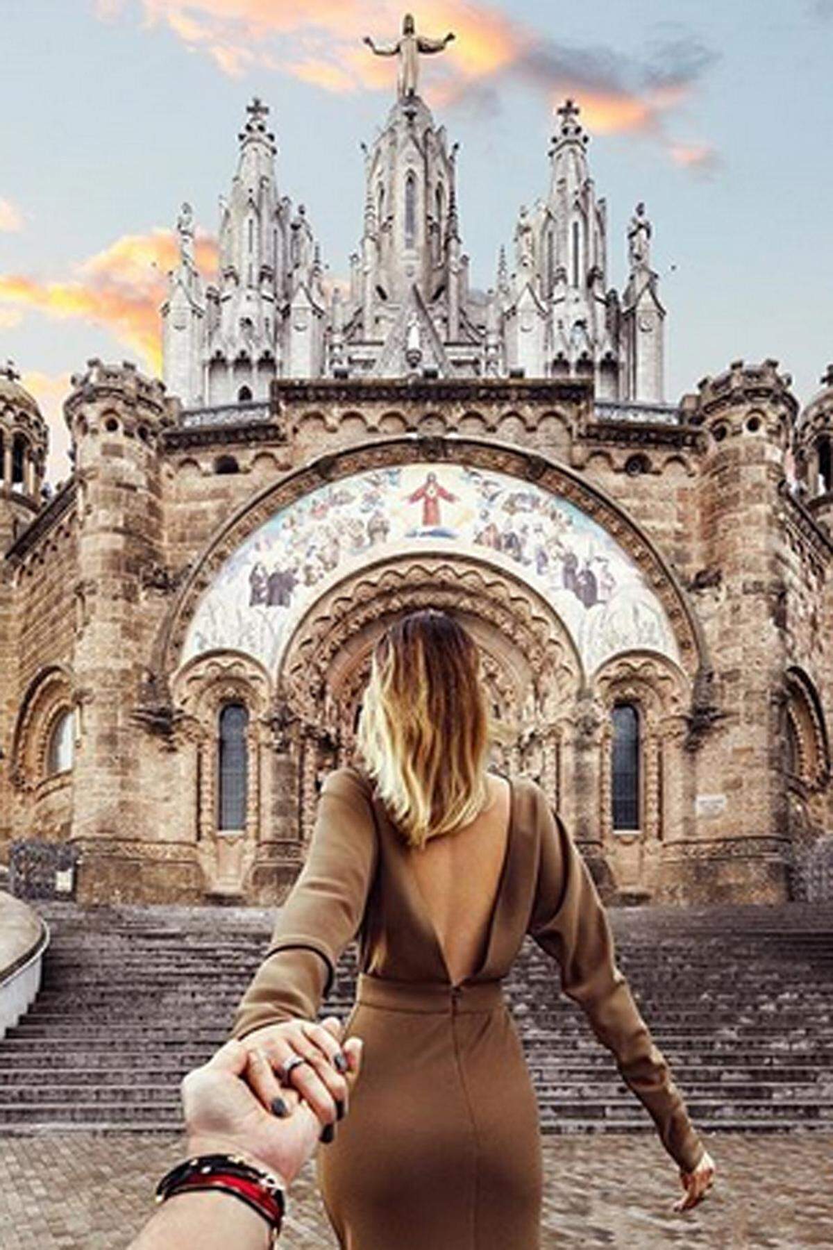 Sie war genervt, wollte ihn weiterziehen, er fotografierte den Moment. Auf dem Tibidabo, dem Hausberg Barcelonas.