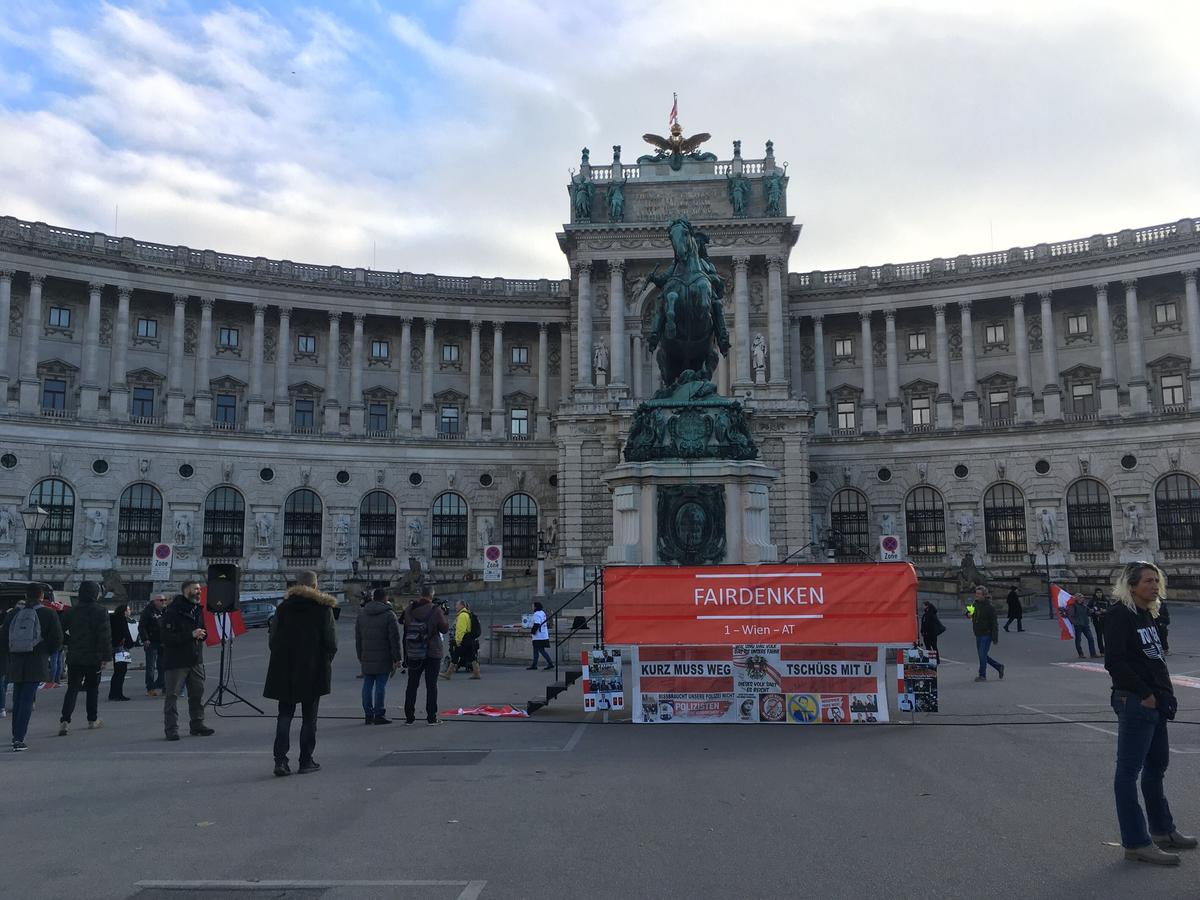 Am Vormittag war noch nicht ganz so viel los am Heldenplatz. Aber das wird sich bald ändern.