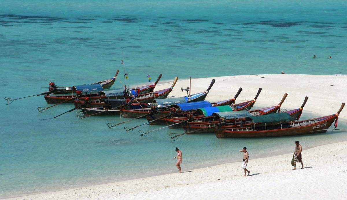 Die Insel im Golf von Thailand ist mit 233 Quadratkilometer die drittgrößte Insel Thailands. Weiße Sandstrände und eine Vegetation, die fast an der Wasserlinie wachsen, erinnern hier an einen Urlaub wie aus dem Bilderbuch. Koh Samui erreichte im Ranking 87,43 von 100 Punkten und ist neu im Ranking.