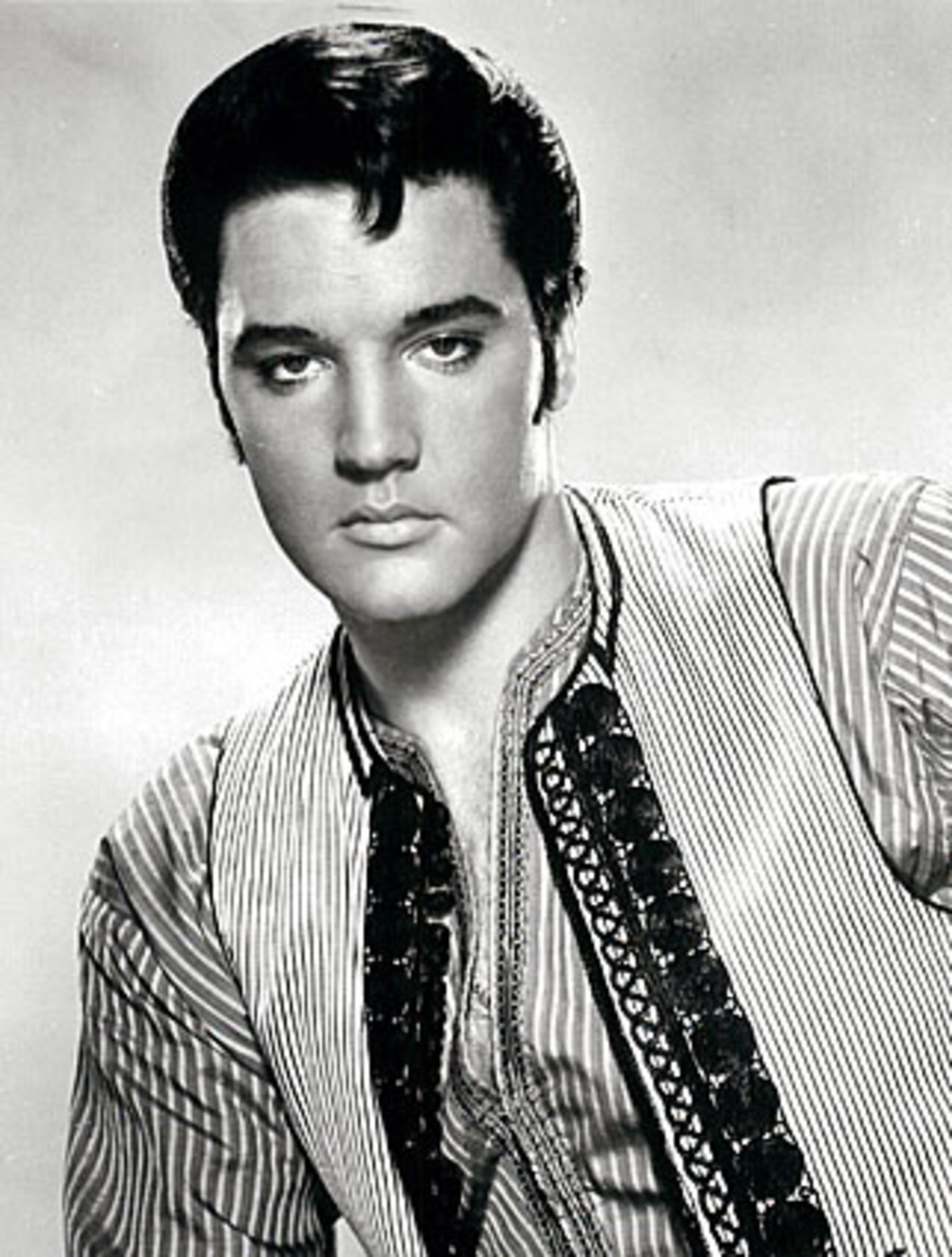 Philipps Assistentin Marion Kreisker nahm die Songs mit dem schüchternen jungen Mann auf: "Ich singe alles", erklärte Elvis ihr. "Ich klinge wie kein anderer." "Guter Balladensänger, merken!", notierte sich Kreisker nach der Session. Aber erst am 5. Juli 1954 sollte Presleys Karriere wirklich starten: Der künftige Superstar, der sich sein Brot als Lkw-Fahrer verdiente und sich mit Live-Auftritten etwas Geld dazuverdiente, kam ins Sun Studio für seine erste richtige Aufnahmesession mit Gitarrist Scotty Moore und Bassist Bill Black.