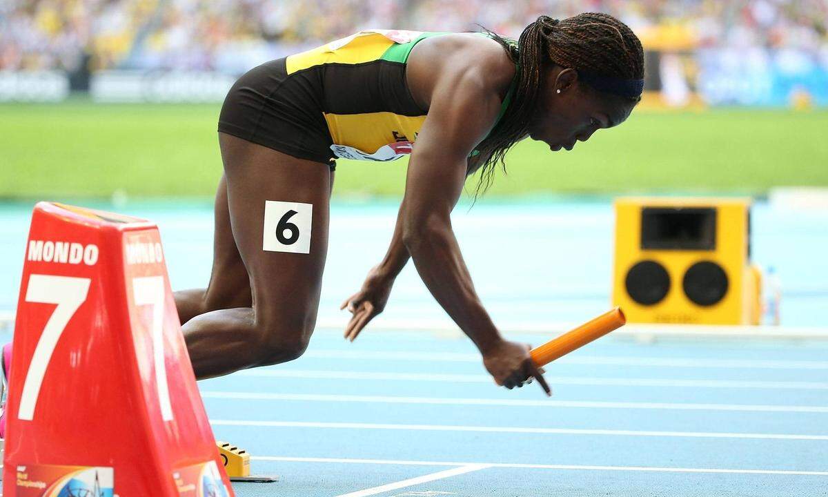 Carrie Russel, 2013 Weltmeisterin mit der jamaikanischen 4x100-Meter-Staffel, sitzt jetzt im Bob als Anschieberin. "Jamaikaner wissen gar nicht, was Schnee ist."