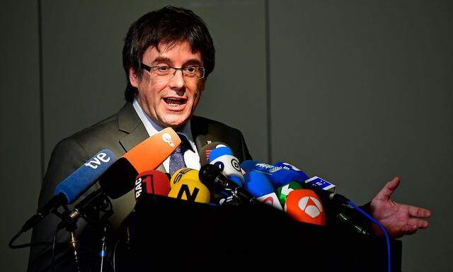 Carles Puigdemont soll nun doch nach Spanien ausgeliefert werden.