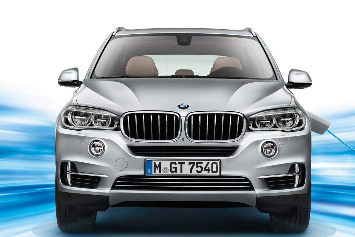 BMW präsentiert die Plug-in-Version des X5. Der Vierzylinder-Turbomotor leistet 245 PS.