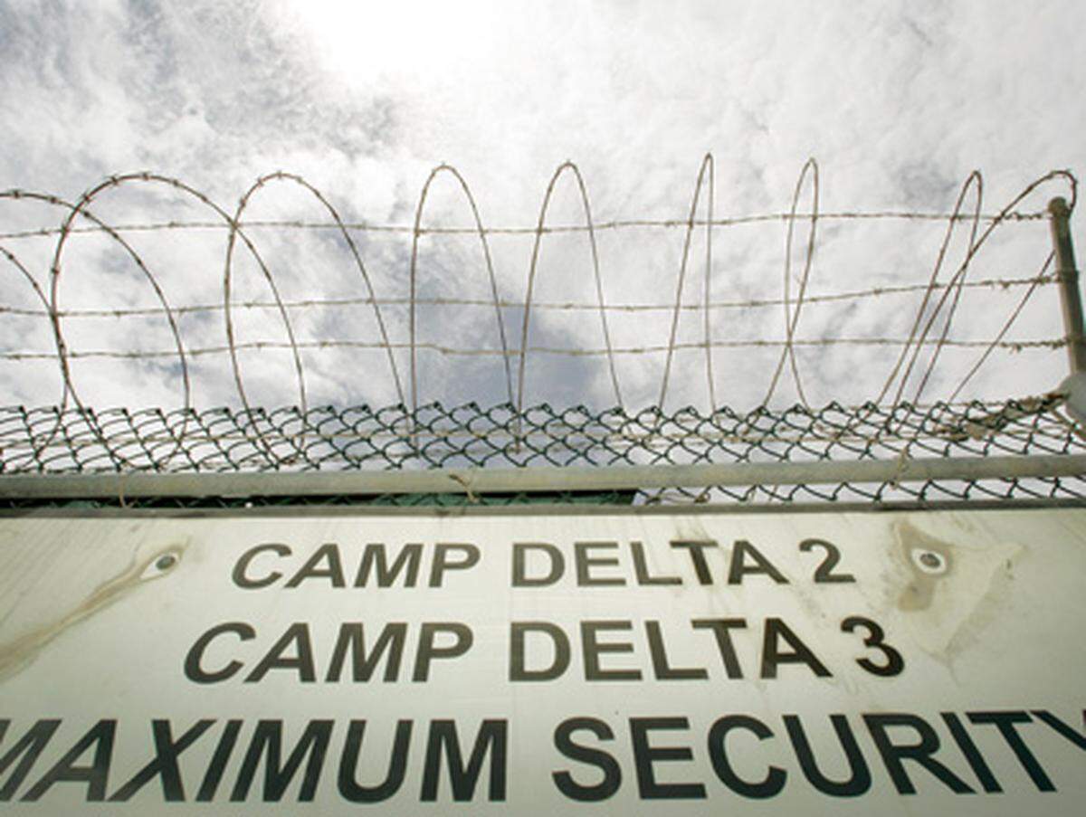 Hauptkomplex des Gefängnisses ist das Camp Delta. Es wird von der Joint Task Force Guantanamo (JTF-GTMO) betrieben.  Rund 770 Gefangene aus mehr als 40 Ländern haben in den vergangenen sieben Jahren in Guantanamo eingesessen. Rud 240 befinden sich noch auf dem Stützpunkt.