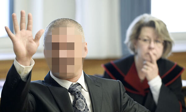 Richard St. bekannte sich beim Prozessauftakt nur in einem der vielen vorliegenden Punkte schuldig.