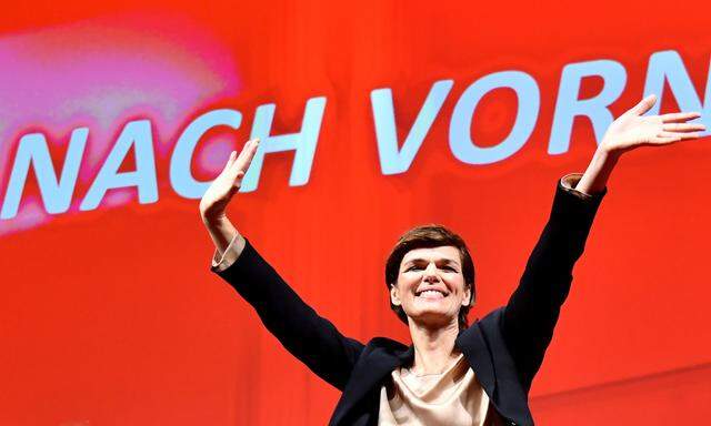 Die Genossen wählten beim Parteitag am Wochenende Pamela Rendi-Wagner zur neuen SPÖ-Chefin und beschlossen einen neuen Wertekompass.