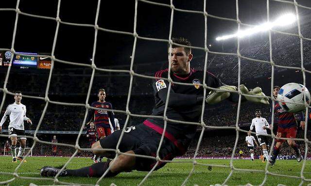 Football Soccer - Barcelona v Valencia - Spanish King's Cup semifinal- Camp Nou stadium, Barcelona