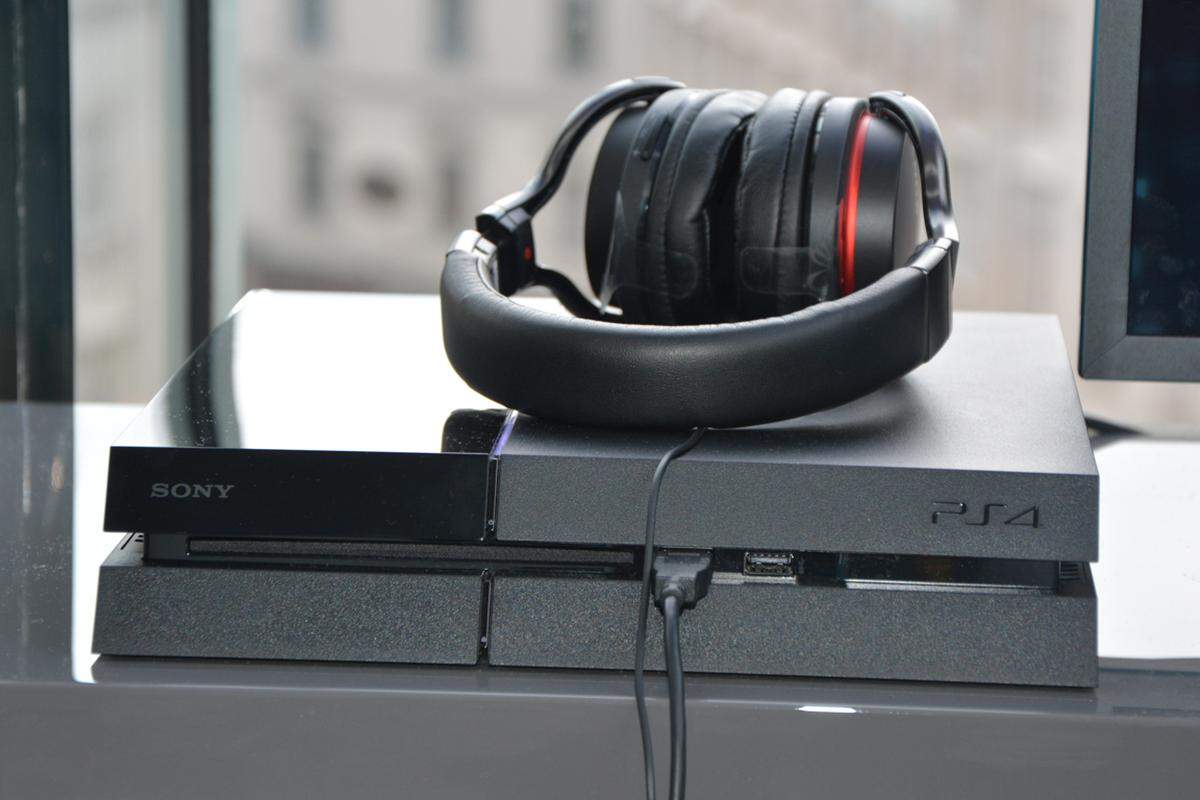 Auftritt Playstation 4. Die neue Sony-Konsole hat für Spieler gleich mal einen Schock-Moment parat: Online-Zocken kostet in Zukunft! Lediglich ein 48-Stunden-Testaccount wird zur Verfügung gestellt.