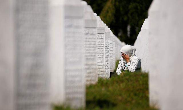 In Bosnien-herzegowina wird dem Tod von rund 8000 Männern und Burschen gedacht.