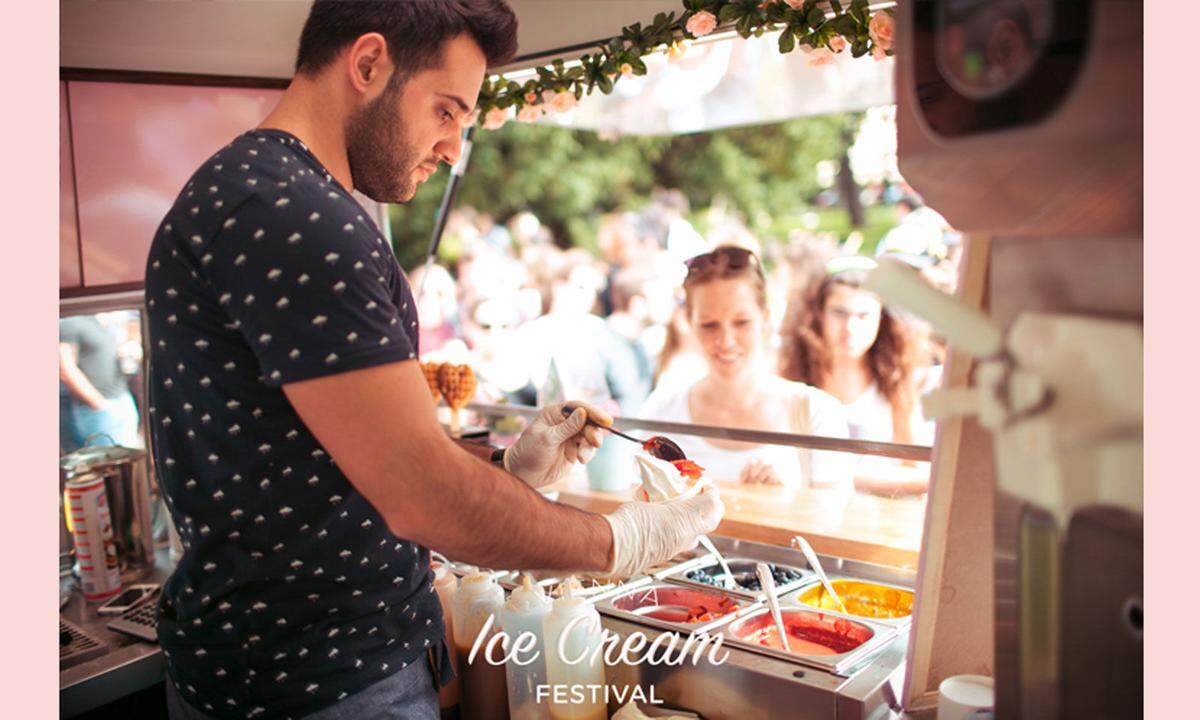 Das erste Wiener Ice Cream Festival geht in die zweite Runde. Über 25 Eisgeschäfte (Platzhirsche wie vegane Newcomer) aus ganz Österreich werden sich dafür im Augarten versammeln.  Infos: 8. bis 9.7., Samstag: 11 bis 21 Uhr, Sonntag 11  bis 19 Uhr. Obere Augartenstraße 1, 1020 Wien. icecreamfestival.at