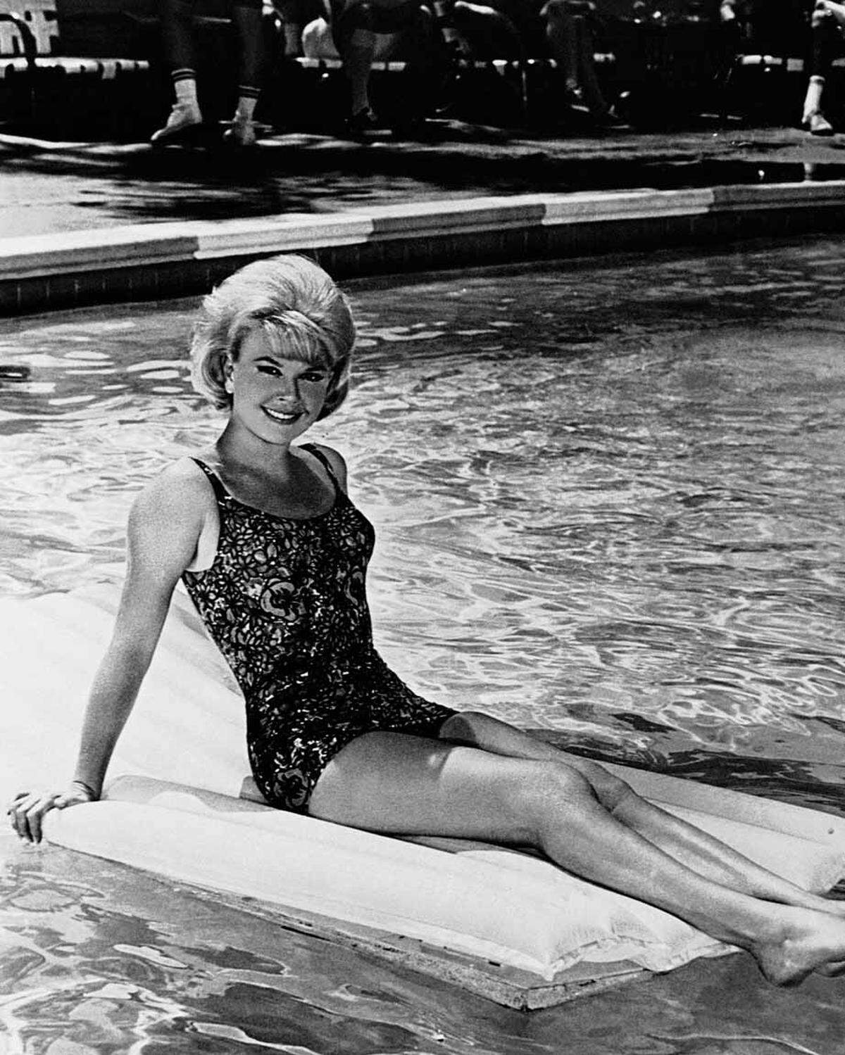 Doris Day planschte 1961 in "Ein Hauch von Nerz" im Wasser.