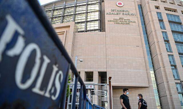 Im Justizpalast in Istanbul begann am Freitag der Prozess gegen die Mörder von Jamal Khashoggi.