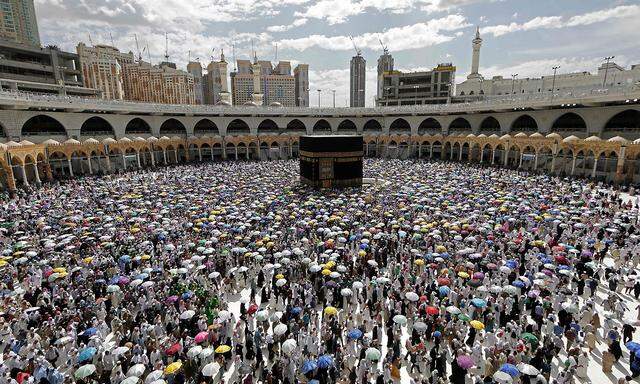 Massenansturm bei der Kabaa in Mekka. 