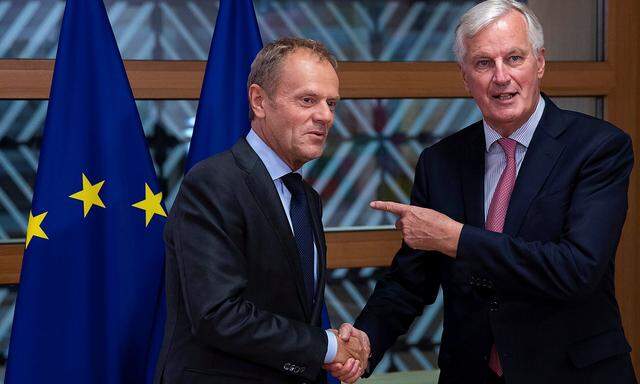 EU-Ratspräsident Tusk (li), hier mit Brexit-Verhandler Barnier. 