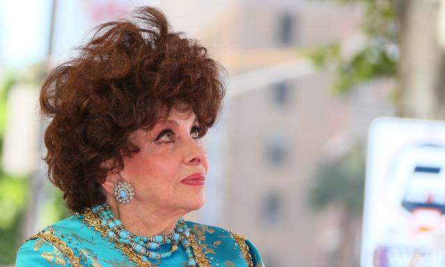 Gina Lollobrigida 2018 bei einer Ehrung auf Hollywoods Walk of Fame 