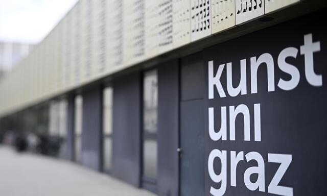 Rund die Hälfte der Studenten an Kunstuniversitäten kommt aus dem ...