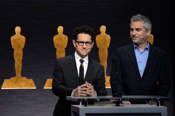 Am Donnerstagvormittag (Ortszeit) wurden in Los Angeles die Nominierungen für die 87. Oscar-Verleihung bekannt gegeben. Mit je neun Nominierungen sind zwei Tragikomödien, "The Grand Budapest Hotel" und "Birdman", die Favoriten für die US-Filmpreise. 