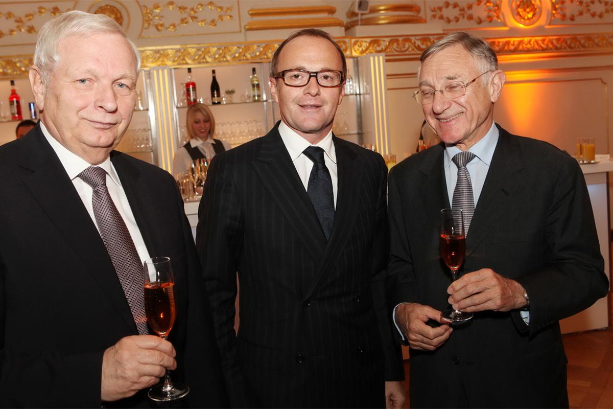 Hartmut Knothe (A. Lange &amp; Söhne), Reinhold Gmeinbauer und Uhrmachermeister Christian Hübner.