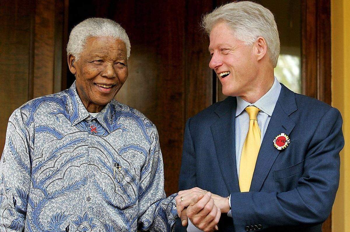 Zwei Popstars der Politik: Bill Clinton 2005 zu Besuch bei "Madiba" Nelson Mandela, zu dem er seit langem ein gutes Verhältnis pflegte.