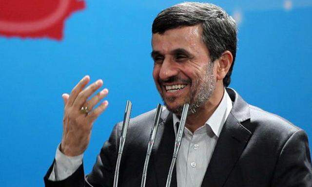 Atomstreit Ahmadinejad droht schallender