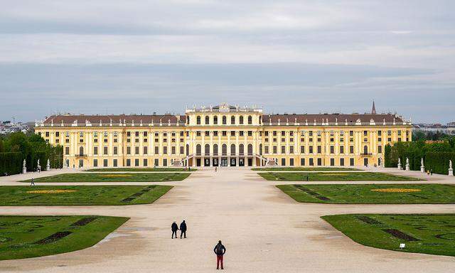 CORONAVIRUS: SCHLOSSPARK SCHOeNBRUNN